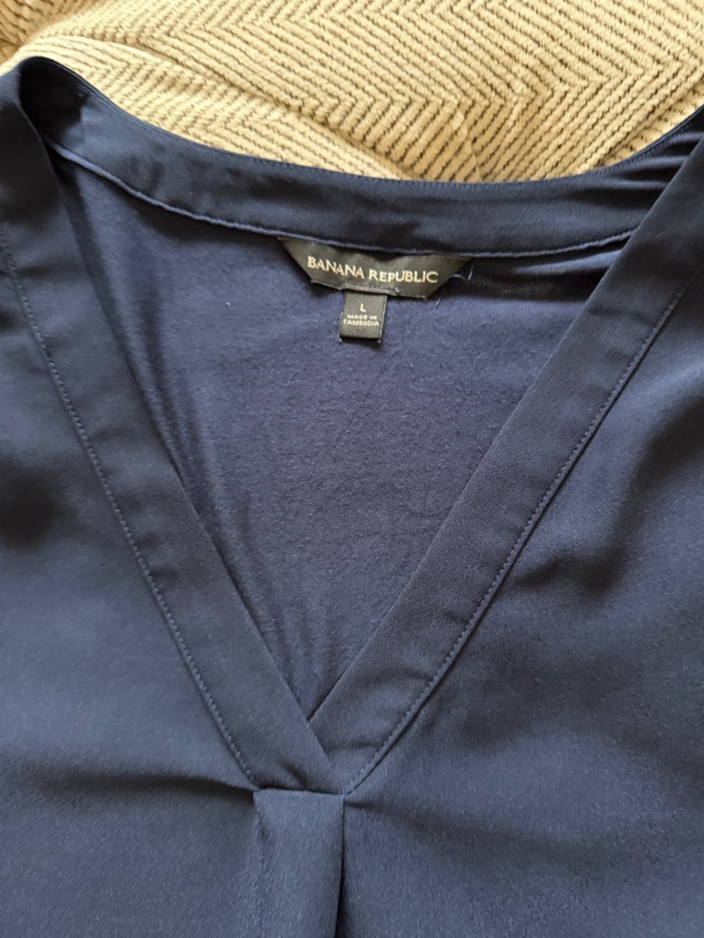 Banana Republic Deep Navy V-Neck Top Size L